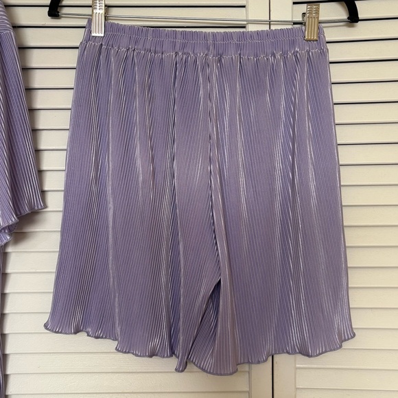 Purple Pleated Shirt and Shorts Set - Picture 5 of 7